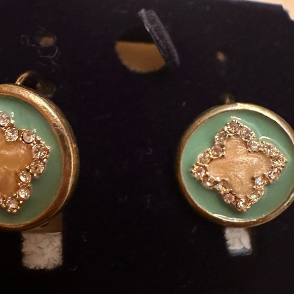 Earrings - Picture 5 of 6